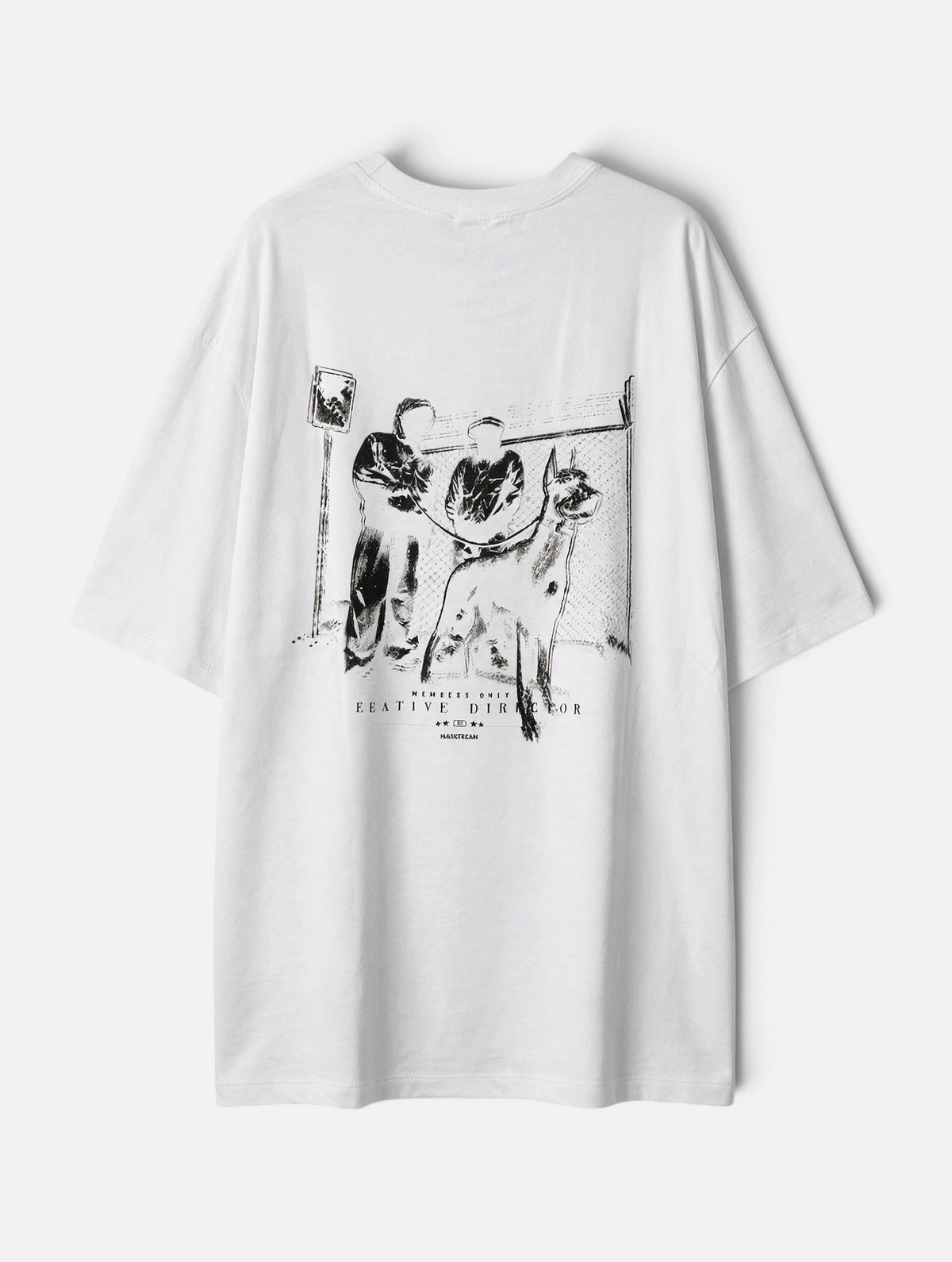 Mainstreamonline white oversized t-shirt with black graphic print of people and a dog on the back